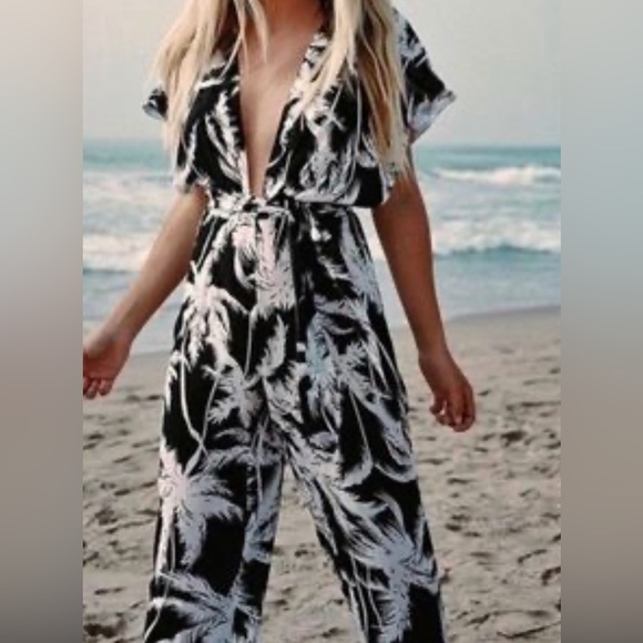 XIX Palms Jumpsuit (size 3/Lg) - Picture 6 of 7